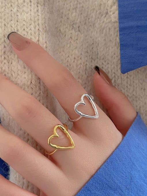Anillo de corazon minimalista