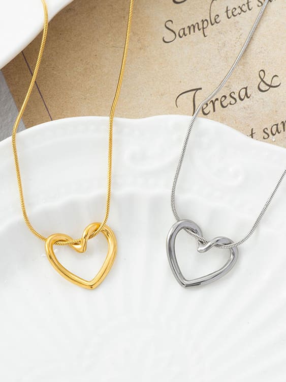 Nudo de amor necklace